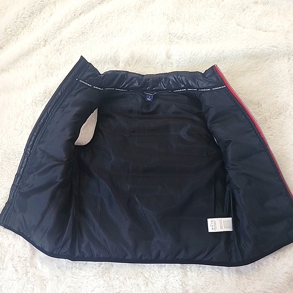 New Calvin Klein Boys Puff Vest - Picture 3 of 3